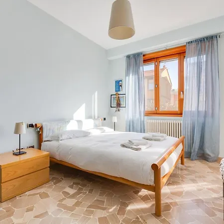 Fondazione Prada Escape With Garage Apartment *