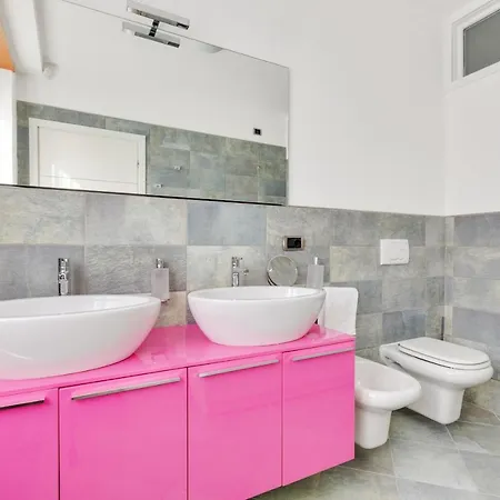 Fondazione Prada Escape With Garage Apartment *